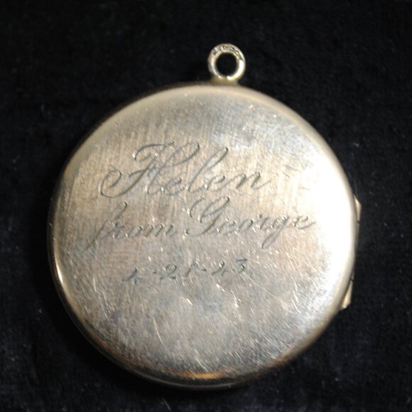 Vintage WWII Sweetheart Engraved Gold-filled Locket Pendant Canadian 1943 - Picture 4 of 10